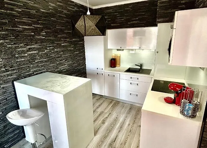 Apartmanik V Tichom Nadvori - Free Parking Διαμέρισμα