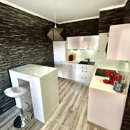 Apartmanik V Tichom Nadvori - Free Parking Apartman